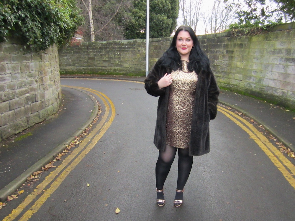capsule-metallic-shift-dress-simply-be